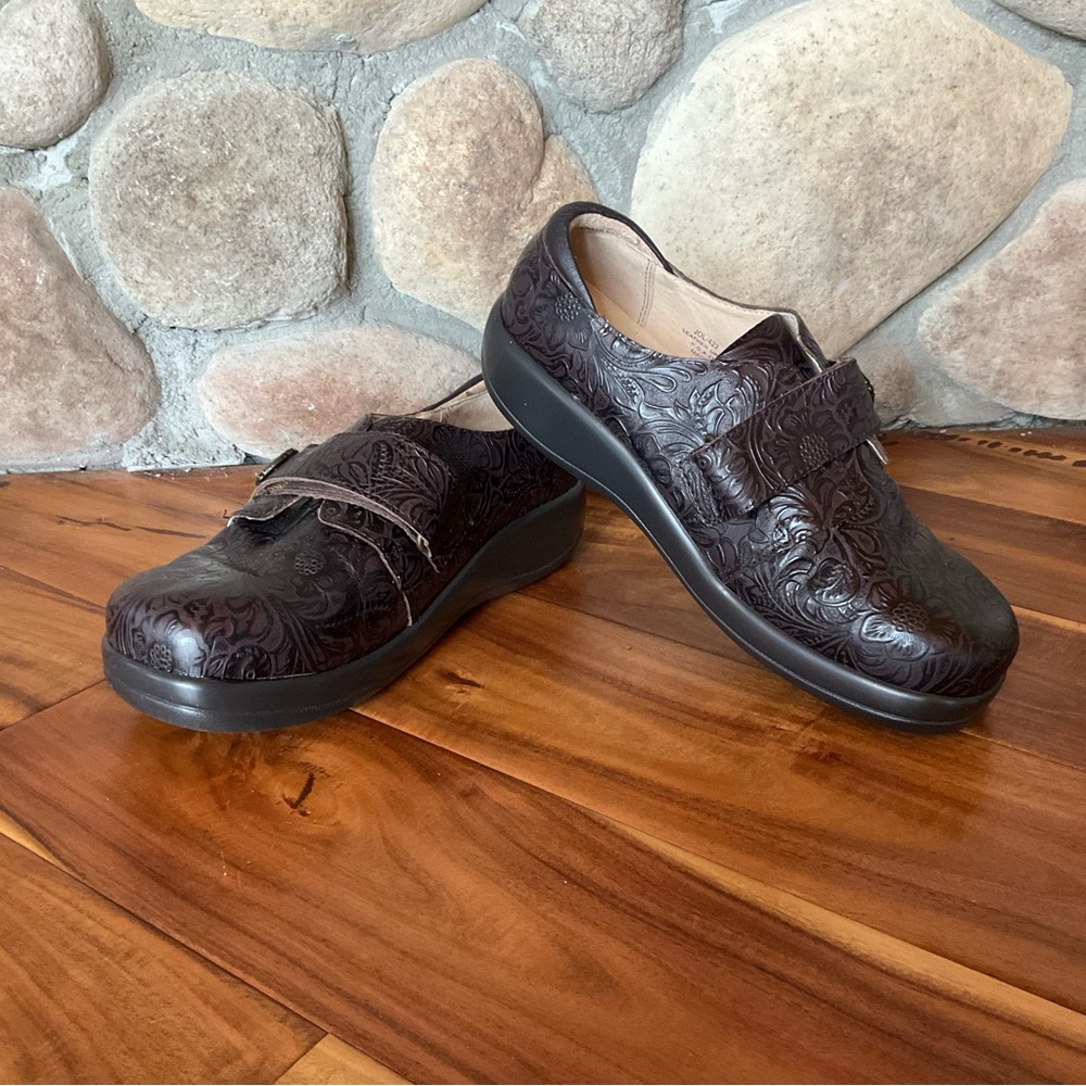 ✔️ Alegria Joleen Tooled Leather Shoes Size 38 / 7.5 - 8